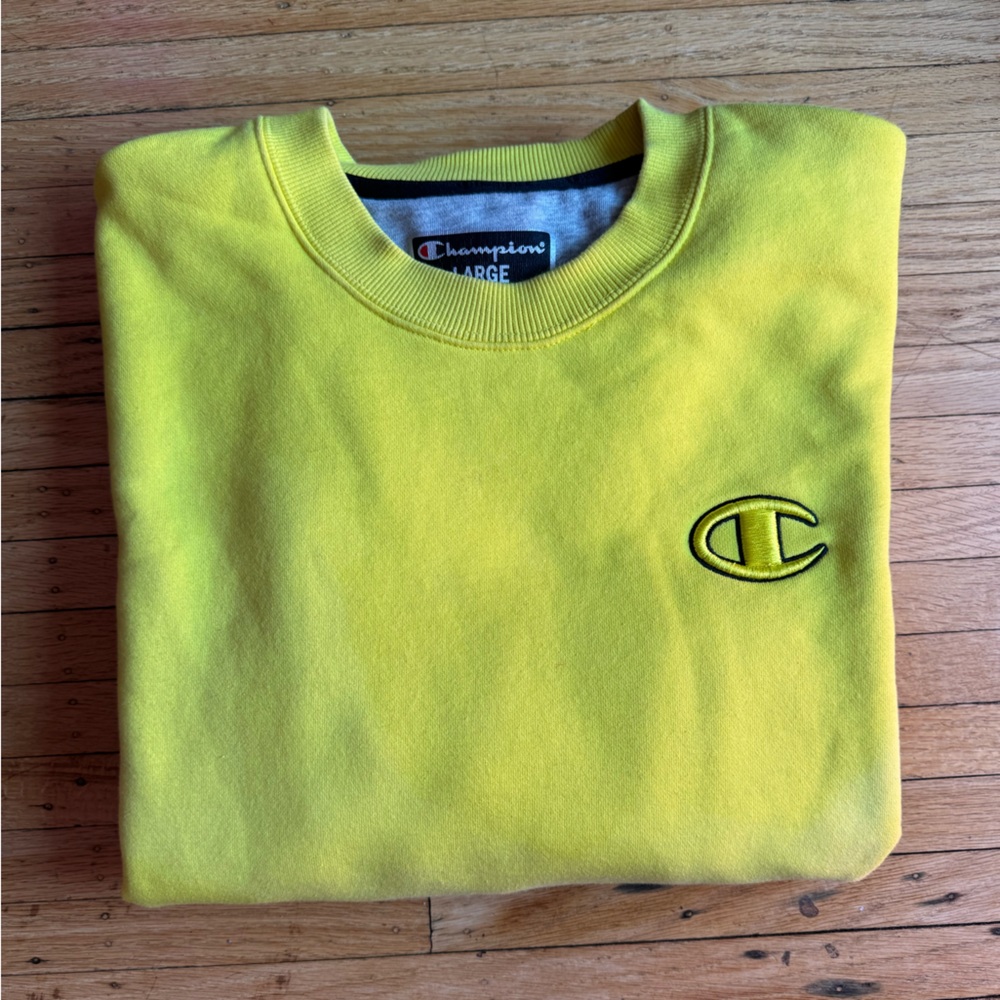 Champion Vibrant Crewneck 🎾